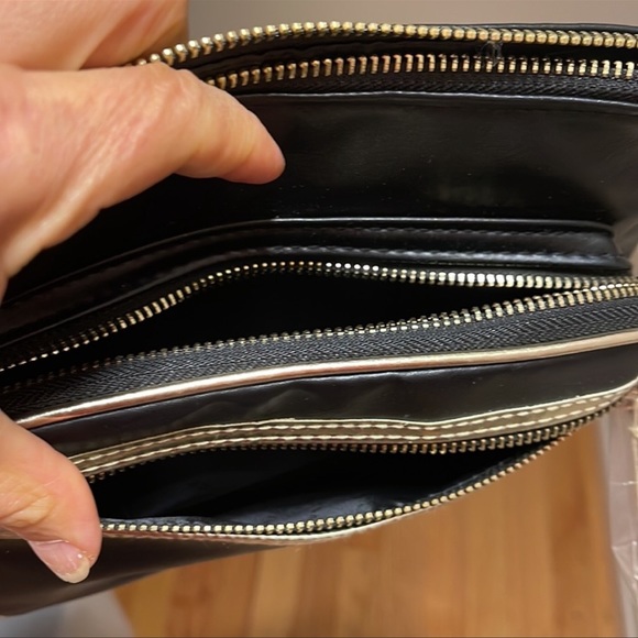 Authentic Versace crossbody cosmetics bag - Picture 13 of 14